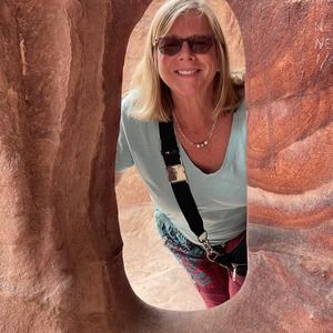 Meet your Posher, Alayne